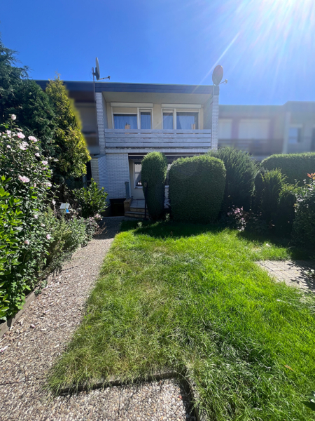 Blick aus dem Garten auf das Reihenmittelhaus