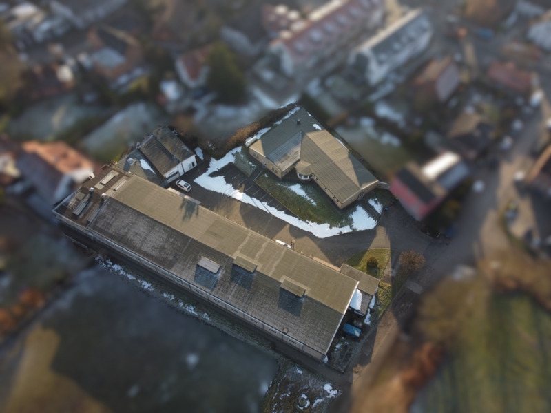 Luftaufnahme eines Gebäudekomplexes